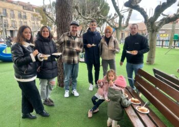 Castellanos reparte 130 kilos de chichas y 1.000 huevos fritos para despedir las Fiestas de San Blas