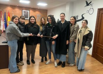 Las Quintas de 2007 de Castellanos reciben el bastón de mando como nuevas aguederas