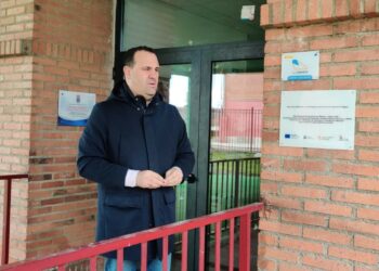 Santa Marta refuerza el aislamiento térmico del Edificio Multiusos con nuevas contraventanas