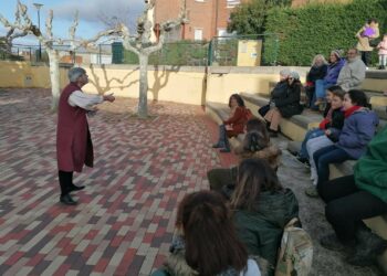 Villamayor pone el broche final a Las Candelas con las visitas teatralizadas para conocer las raíces del municipio