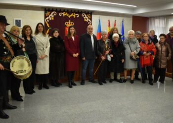 Las Águedas de Villares reciben el bastón de mando y disfrutan de su día de fiesta