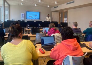 Más de 200 vecinos de Carbajosa mejoran sus competencias digitales en 2024 con CyL Digital