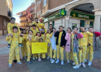 Los vecinos de Carbajosa lucen sus disfraces de Carnaval en una tarde repleta de juegos y diversión