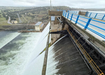 Los municipios se preparan para la lluvia, la nieve y los riesgos de inundación en un final de semana  complicado