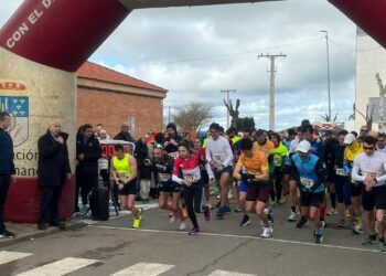 El XI Cross Popular de Doñinos reúne a cerca de 300 corredores