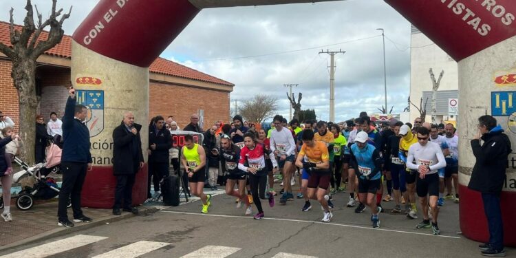 El XI Cross Popular de Doñinos reúne a cerca de 300 corredores