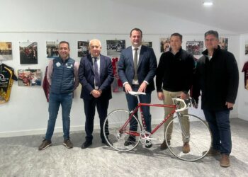 Doñinos, segunda parada de la exposición que ensalza los últimos 30 años del ciclismo salmantino
