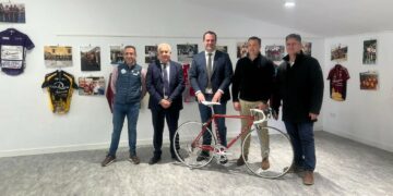 Doñinos, segunda parada de la exposición que ensalza los últimos 30 años del ciclismo salmantino