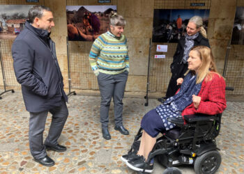 La ‘Mujer Masái’ protagoniza la exposición que acoge la Casa de las Conchas