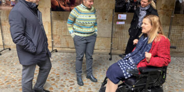 La ‘Mujer Masái’ protagoniza la exposición que acoge la Casa de las Conchas