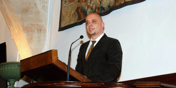 El poeta Juan Antonio González, nuevo Premio Castilla y León de la Letras