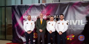 El Ayuntamiento de Moncada entrega a Álvaro Alaguero, Miguel Ángel Prieto y Borja Herrero la Cruz al Mérito de Protección Civil con Distintivo Rojo por su participación en el operativo de la DANA