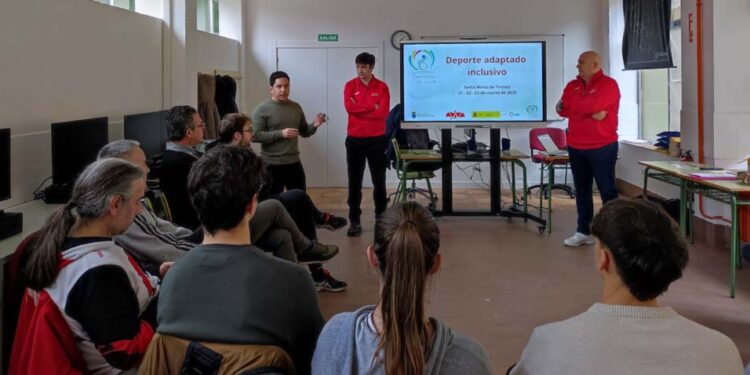 Formación específica sobre deporte adaptado para técnicos con el proyecto ‘Santa Marta Tod@s Incluid@s’