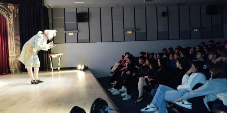 ‘La familia del anticuario’ llega a Santa Marta para los alumnos del Torrente Ballester