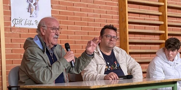 Lección magistral de Vicente del Bosque a los alumnos de ESO del colegio Pablo Picasso