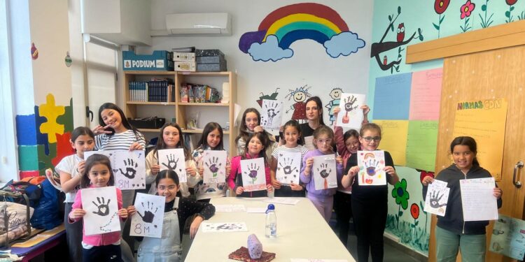 La celebración del 8M en Villamayor implica a toda la población en torno a la igualdad