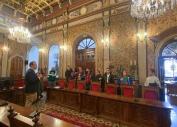 Los internos del programa de la Unidad Terapéutica Educativa de Topas visitan el Palacio de La Salina