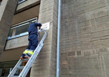 Las calles de Carbajosa que han cambiado de nombre ya lucen sus nuevas placas