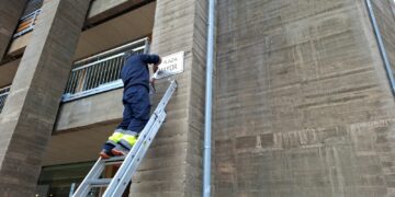 Las calles de Carbajosa que han cambiado de nombre ya lucen sus nuevas placas