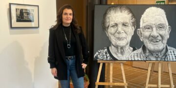 La joven Teresa López Villoria muestra en Carbajosa su hiperrealismo en los dibujos de ‘Líneas de Vida’
