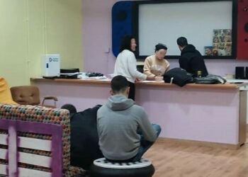 Castellanos pone en marcha el programa Moneo para prevenir adicciones en los jóvenes