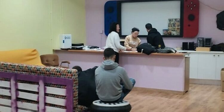 Castellanos pone en marcha el programa Moneo para prevenir adicciones en los jóvenes