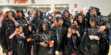 El televisivo concurso ‘La ruleta de la suerte’ y Pippi Calzaslargas con su caballo se cuelan en el Carnaval de Doñinos