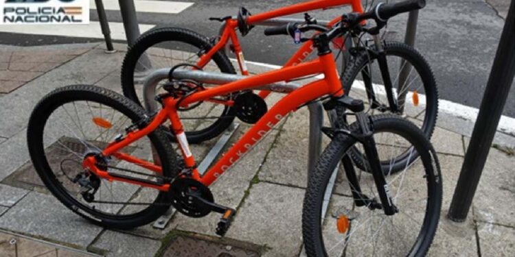 Detenido un hombre que fue ‘pillado’ cortando las cadenas y candados de dos bicicletas