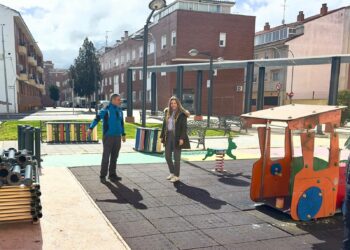 Santa Marta atiende las demandas vecinales y renueva el parque de la plaza Castilla y León