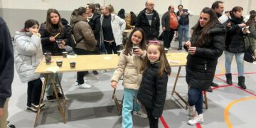 Villares endulza la despedida del Carnaval con 1.200 raciones de chocolate y 4.600 churros