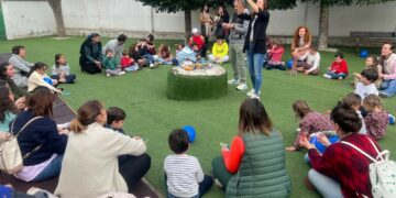 Aldeatejada muestra su compromiso y apoyo a la integración de personas con autismo a través de su pequeño vecino Asier