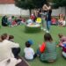 Aldeatejada muestra su compromiso y apoyo a la integración de personas con autismo a través de su pequeño vecino Asier