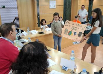 Nuevas campañas de los niños de Carbajosa a ritmo de rap para mantener limpio el municipio de colillas y cáscaras de pipas