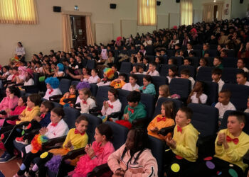 Más de 300 escolares disfrutan en Santa Marta del Día de la Educación Física en la Calle