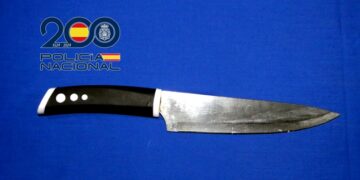 Detenido un hombre de 42 años por amenazar con un cuchillo a un compañero de piso