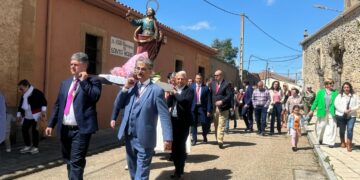 La procesión y los bailes charros centran los actos del día grande de las fiestas en honor a San Marcos