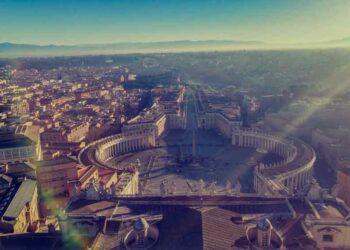 La Junta se suma a los tres días de luto oficial por la muerte del papa Francisco