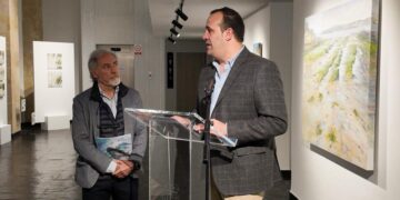 Marnay muestra en la Torre de los Anaya su particular visión del mar y la montaña