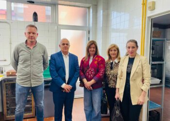 El Centro de Educación de Adultos despide el trimestre con la fiesta ‘Fish & Chips’