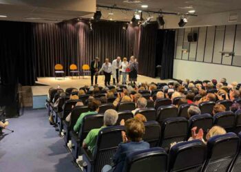 La compañía Sin Complejos debuta con nota alta en el maratón de teatro amateur