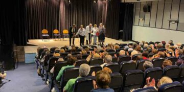 La compañía Sin Complejos debuta con nota alta en el maratón de teatro amateur