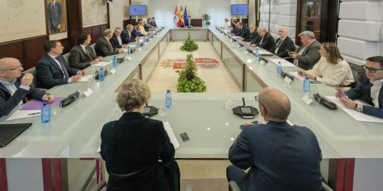 La Junta busca medidas para reforzar la posición de las empresas frente a la política arancelaria de Trump