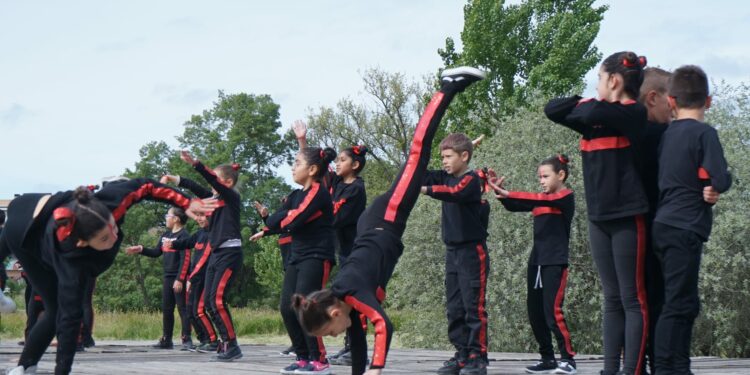 340 escolares protagonizan ‘El Circo de la Luna’ para promover la Educación Física a diario