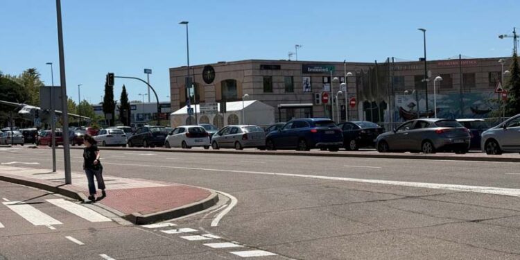 La caída del suministro eléctrico durante más de cuatro horas pone en jaque a los municipios del alfoz