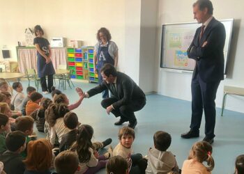 Mañueco destaca el nuevo colegio de Aldeatejada como «ejemplo de la excelencia del sistema educativo» en Castilla y León