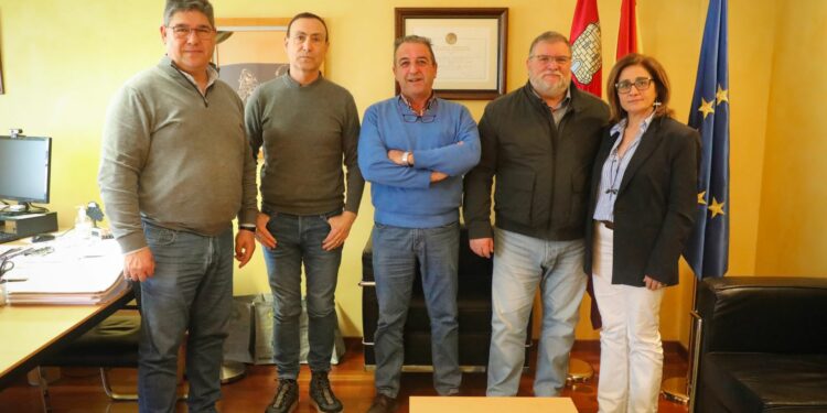 Acuerdo entre los empresarios de El Montalvo III y el Consistorio para arreglar las vías más deterioradas del polígono