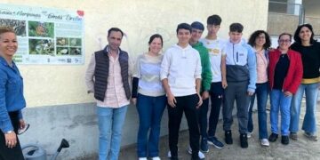 Los alumnos del IESO Tomás Bretón crean un oasis de mariposas en el entorno del centro y la Biblioteca