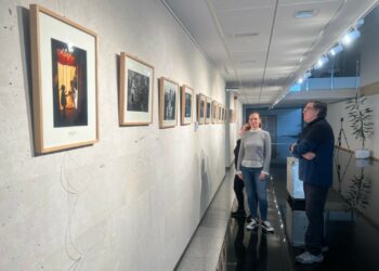 La exposición fotográfica ‘El Placer de Leer’ inicia las actividades de la Semana del Libro en Villares