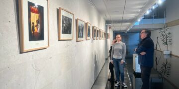 La exposición fotográfica ‘El Placer de Leer’ inicia las actividades de la Semana del Libro en Villares