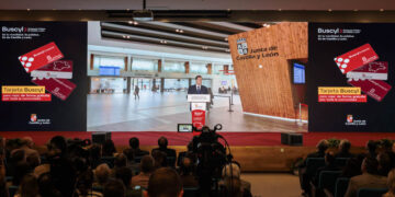 Fernández Mañueco implanta la gratuidad en el transporte metropolitano desde el 1 de septiembre